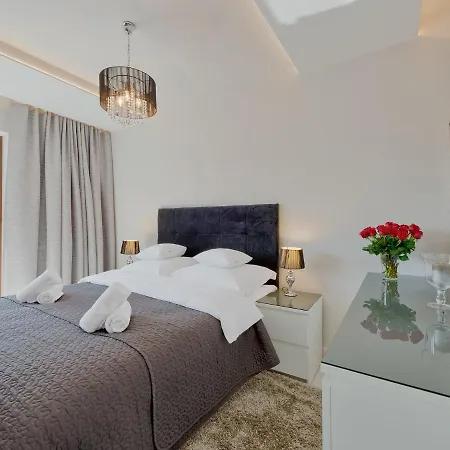 Athome Apartment *